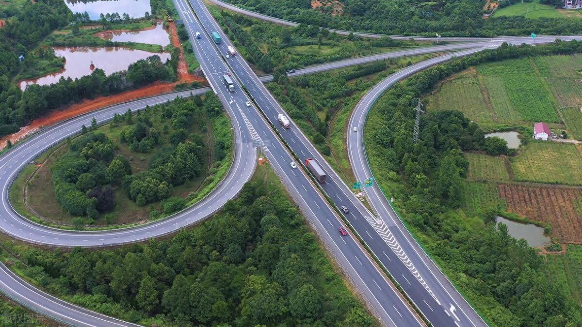 高速公路實(shí)現(xiàn)多機(jī)房動力環(huán)境監(jiān)控的集中管理